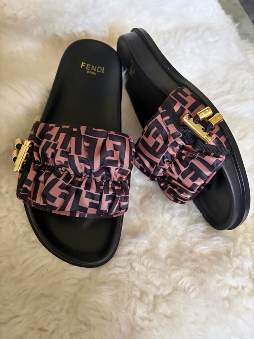 Fendi vertigo Monogram Slide Sandals - Picture 5 of 11